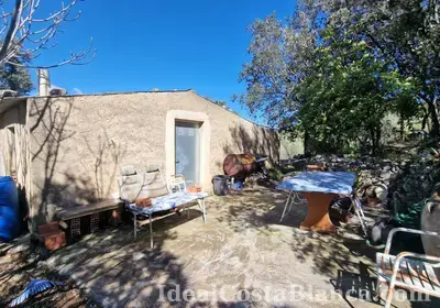 Terreno con construcción a reformar en Confrides