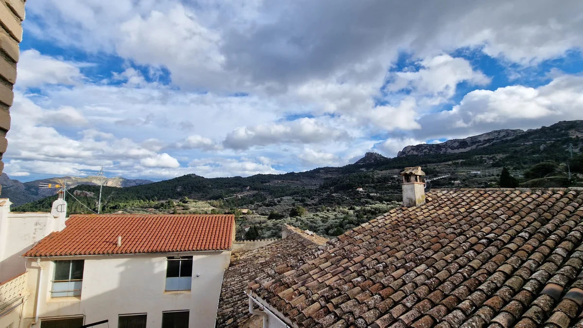 Casa de pueblo en Confrides. Alquiler Larga Temporada. - 1