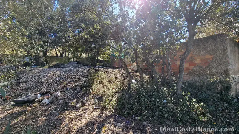 Terreno con construcción a reformar en Confrides - 8